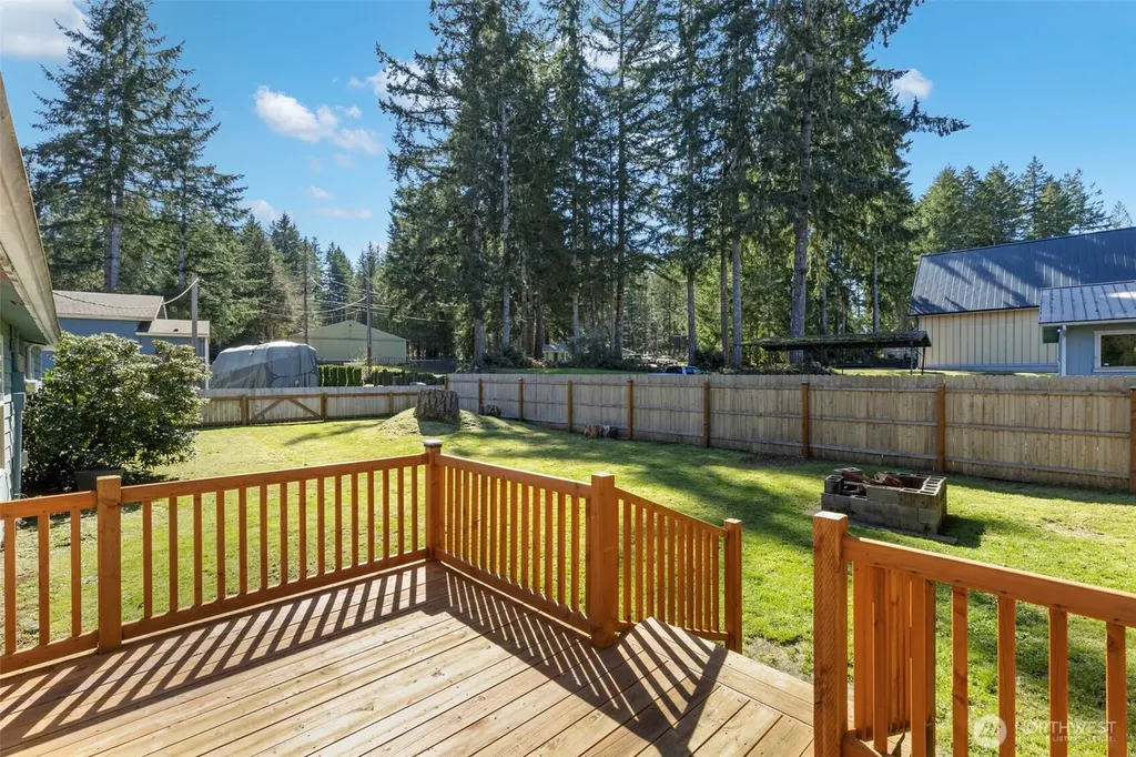 1961 E Mason Lake Drive E Grapeview WA 98546