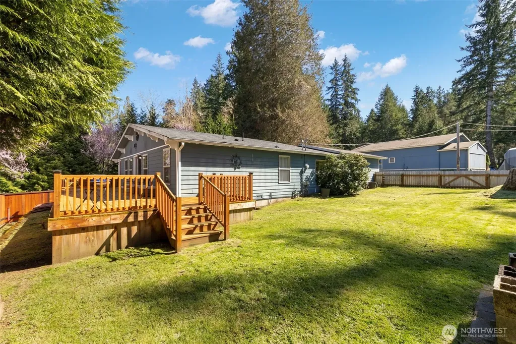 1961 E Mason Lake Drive E Grapeview WA 98546