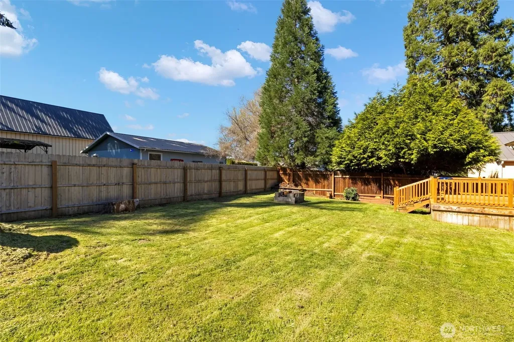 1961 E Mason Lake Drive E Grapeview WA 98546