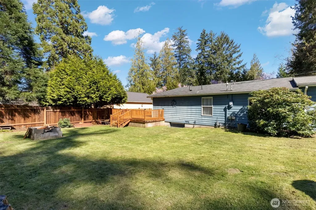 1961 E Mason Lake Drive E Grapeview WA 98546
