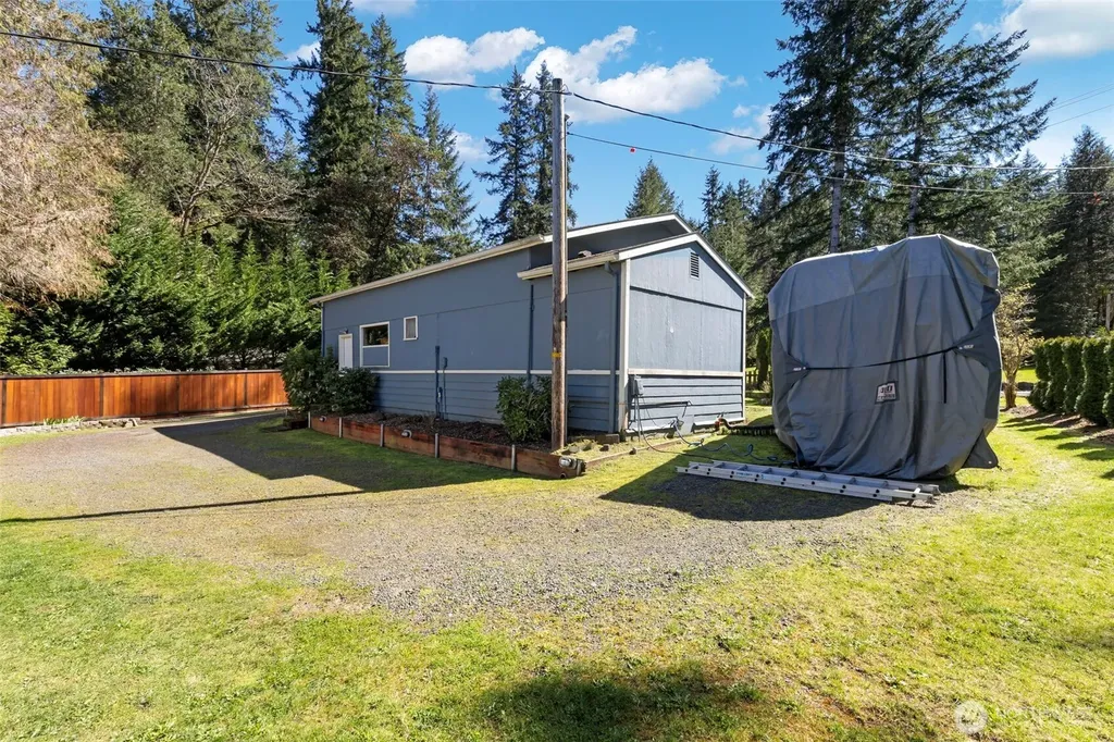 1961 E Mason Lake Drive E Grapeview WA 98546