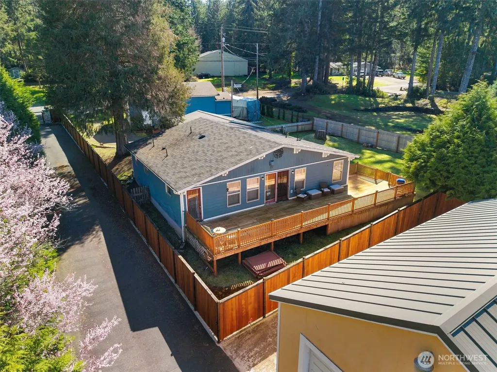 1961 E Mason Lake Drive E Grapeview WA 98546