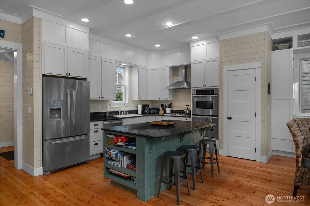 21 N Glen Lane Pacific Beach WA 98571