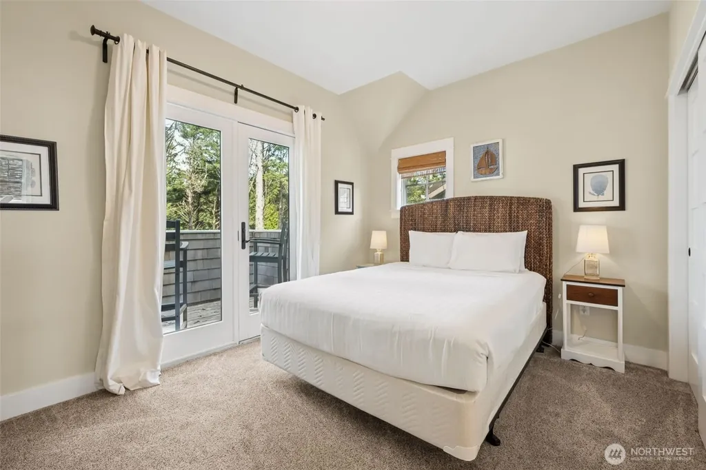 21 N Glen Lane Pacific Beach WA 98571