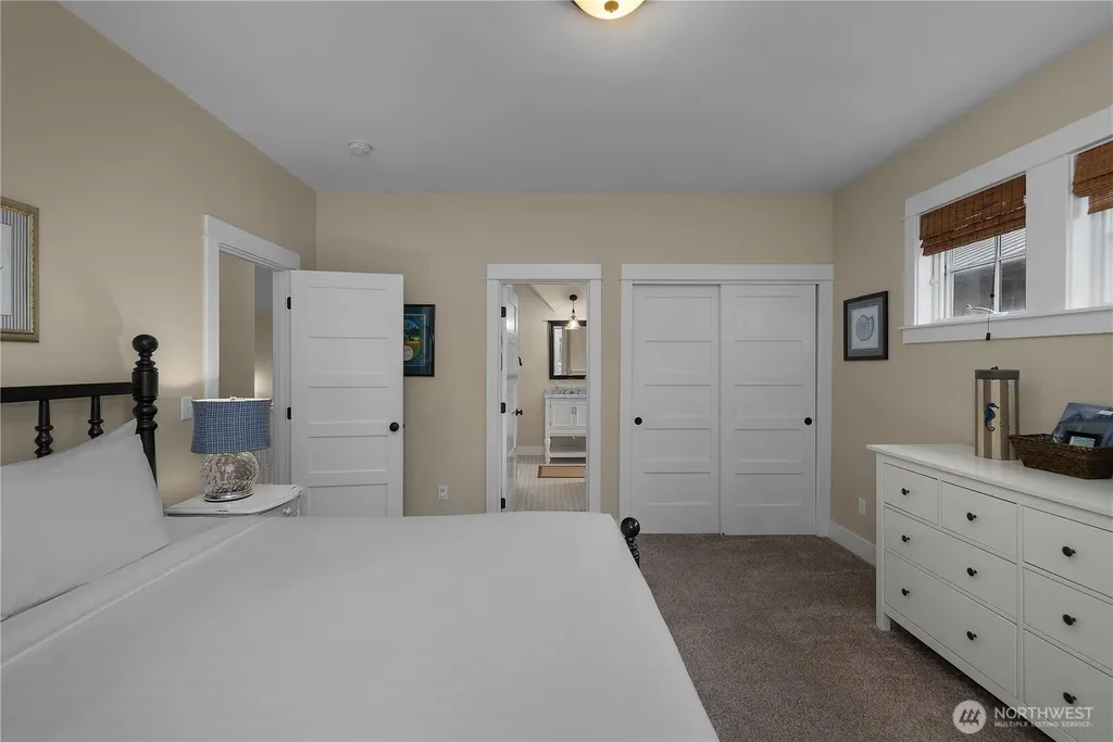 21 N Glen Lane Pacific Beach WA 98571
