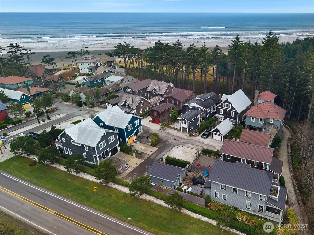 21 N Glen Lane Pacific Beach WA 98571