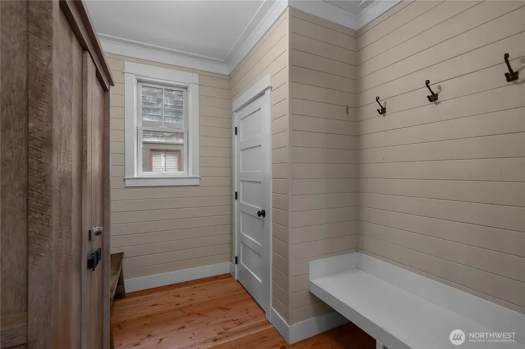 21 N Glen Lane Pacific Beach WA 98571