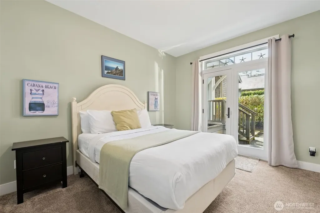 21 N Glen Lane Pacific Beach WA 98571