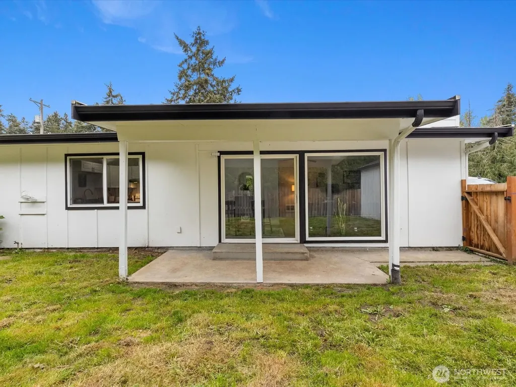 4911 97th Street E Tacoma WA 98446