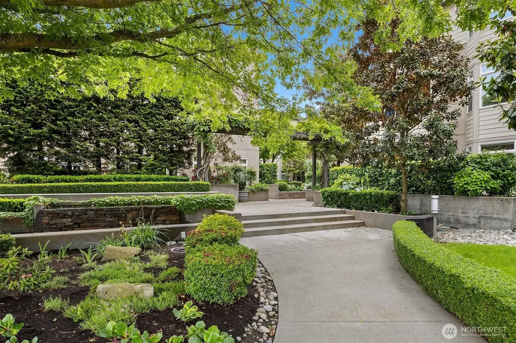 122 S State Street Kirkland WA 98033