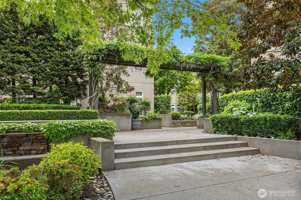 122 S State Street Kirkland WA 98033