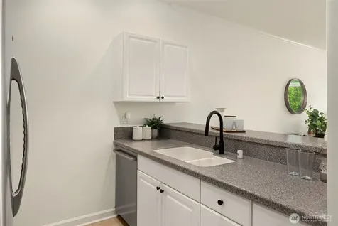 122 S State Street Kirkland WA 98033