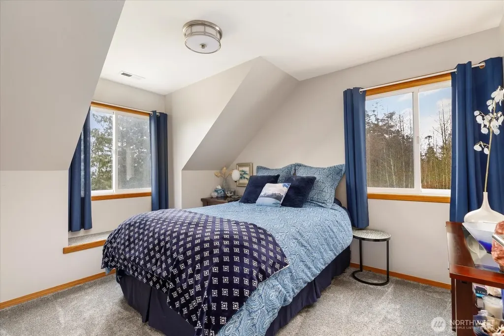 2011 Sandusky Road Oak Harbor WA 98277
