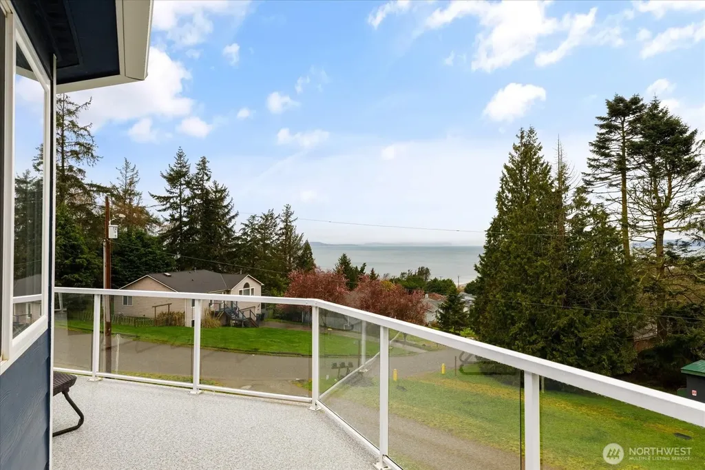 2011 Sandusky Road Oak Harbor WA 98277