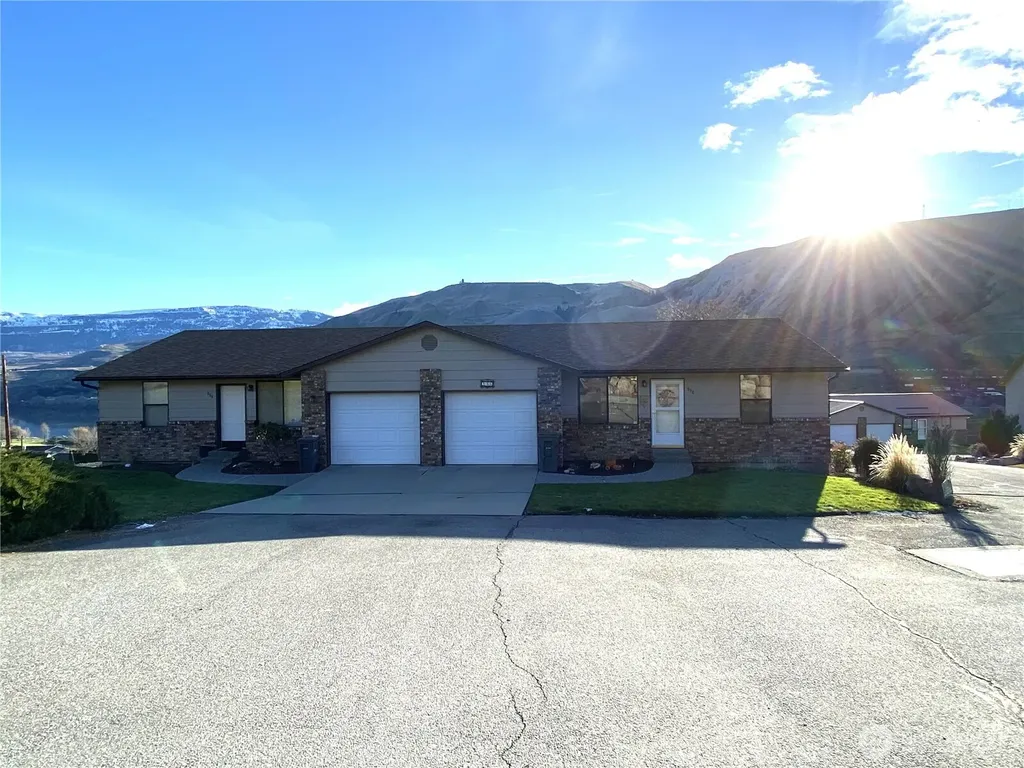 986 Highline Drive East Wenatchee WA 98802