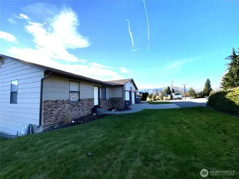 986 Highline Drive East Wenatchee WA 98802