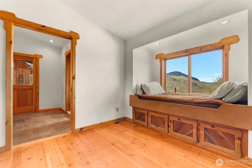 117 Vintin Road Carlton WA 98814