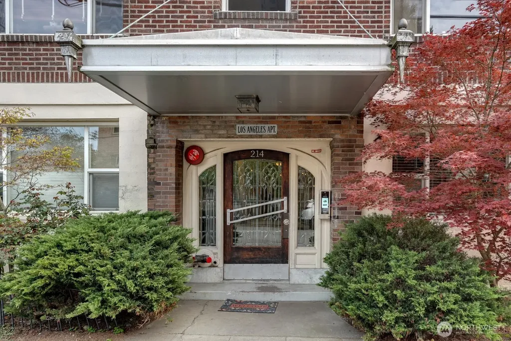 214 Summit Avenue E Seattle WA 98102