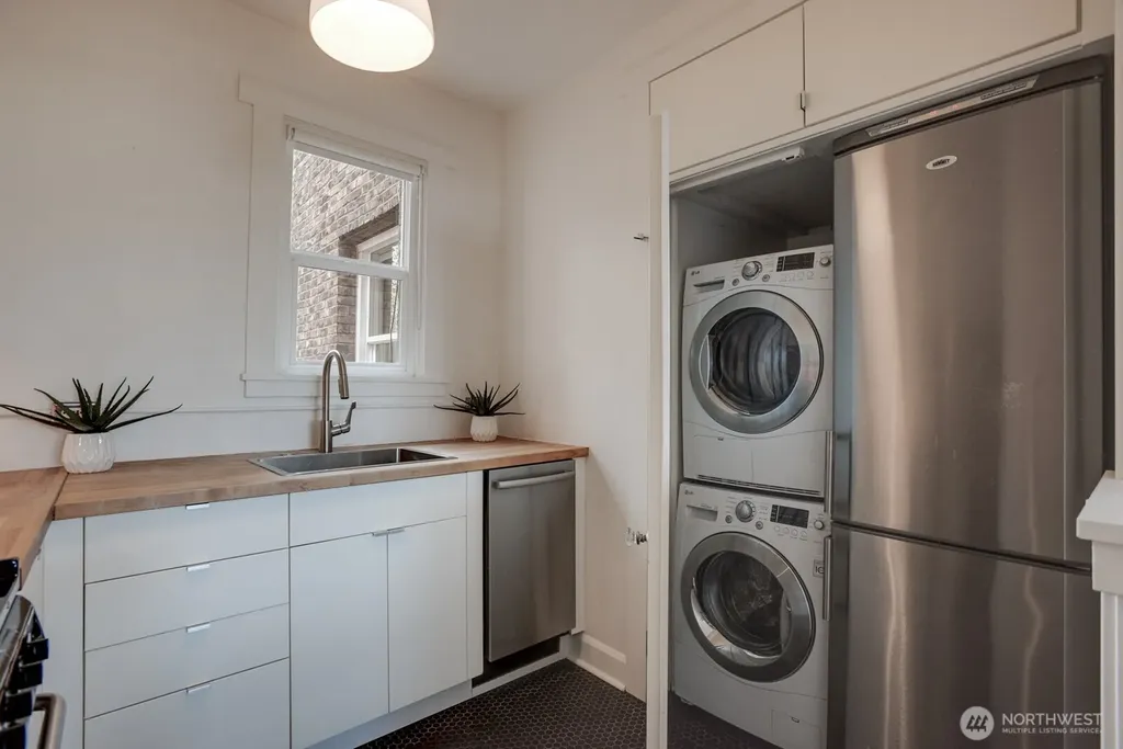214 Summit Avenue E Seattle WA 98102