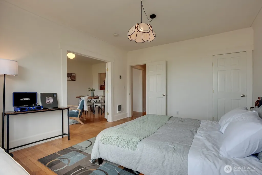 214 Summit Avenue E Seattle WA 98102