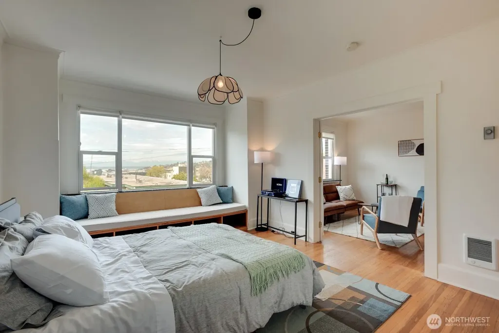 214 Summit Avenue E Seattle WA 98102