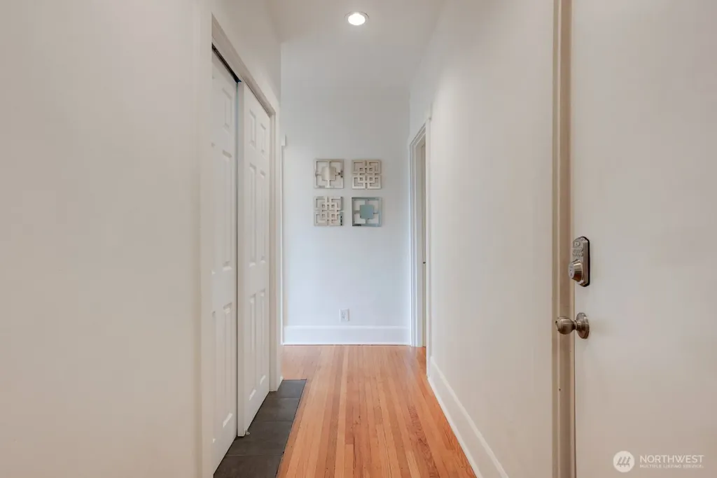 214 Summit Avenue E Seattle WA 98102