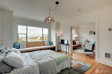214 Summit Avenue E Seattle WA 98102