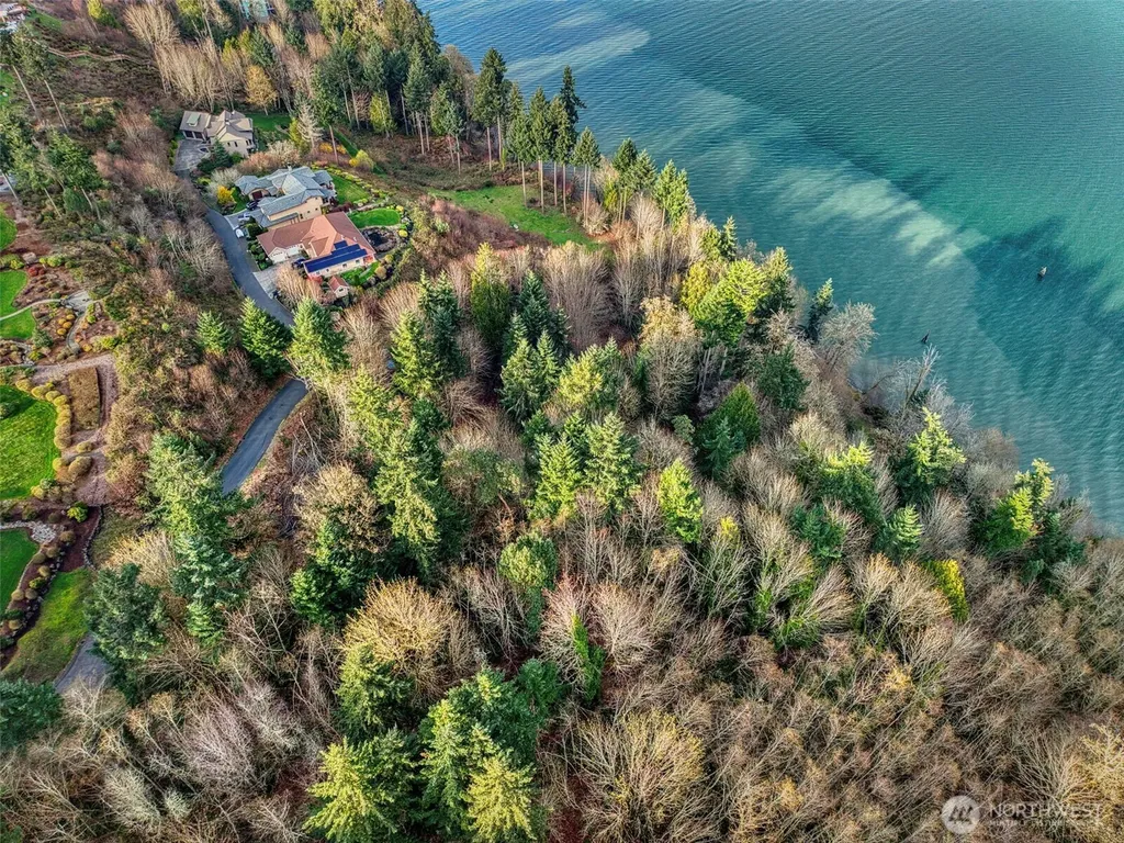 2401 NE Solar View Court Poulsbo WA 98345