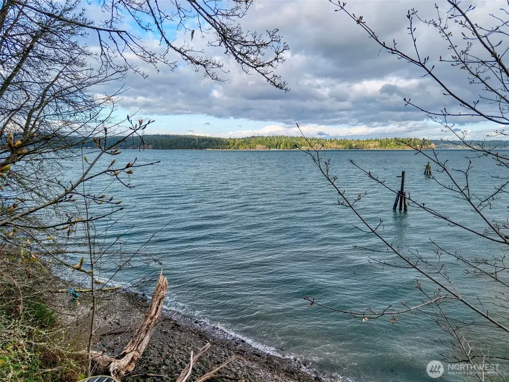 2401 NE Solar View Court Poulsbo WA 98345