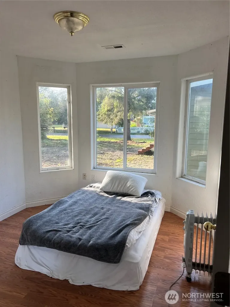 890 Vagabond Avenue SW Ocean Shores WA 98569