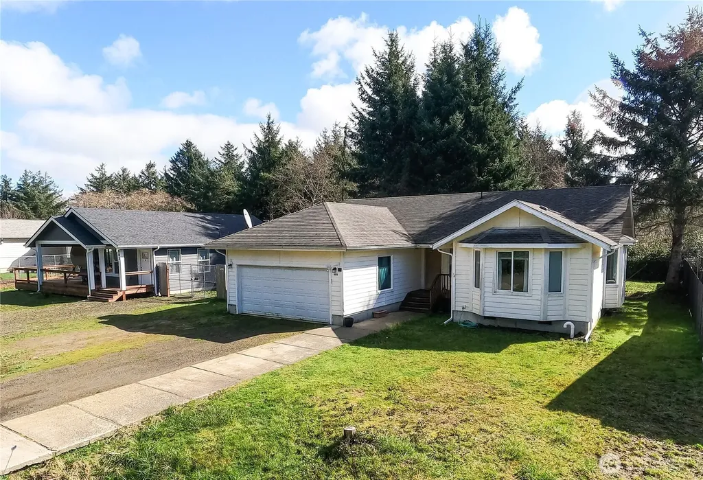 890 Vagabond Avenue SW Ocean Shores WA 98569