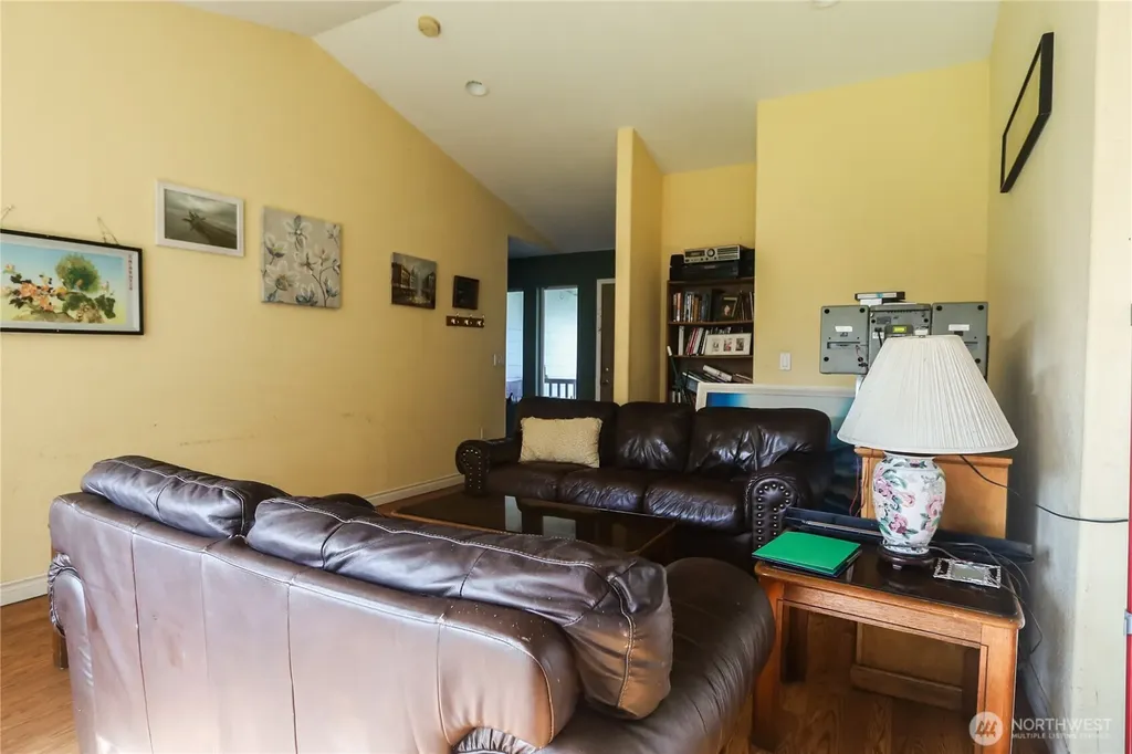 890 Vagabond Avenue SW Ocean Shores WA 98569