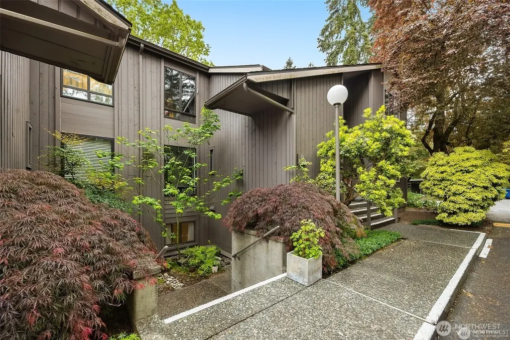 1524 NE 140th Street Seattle WA 98125