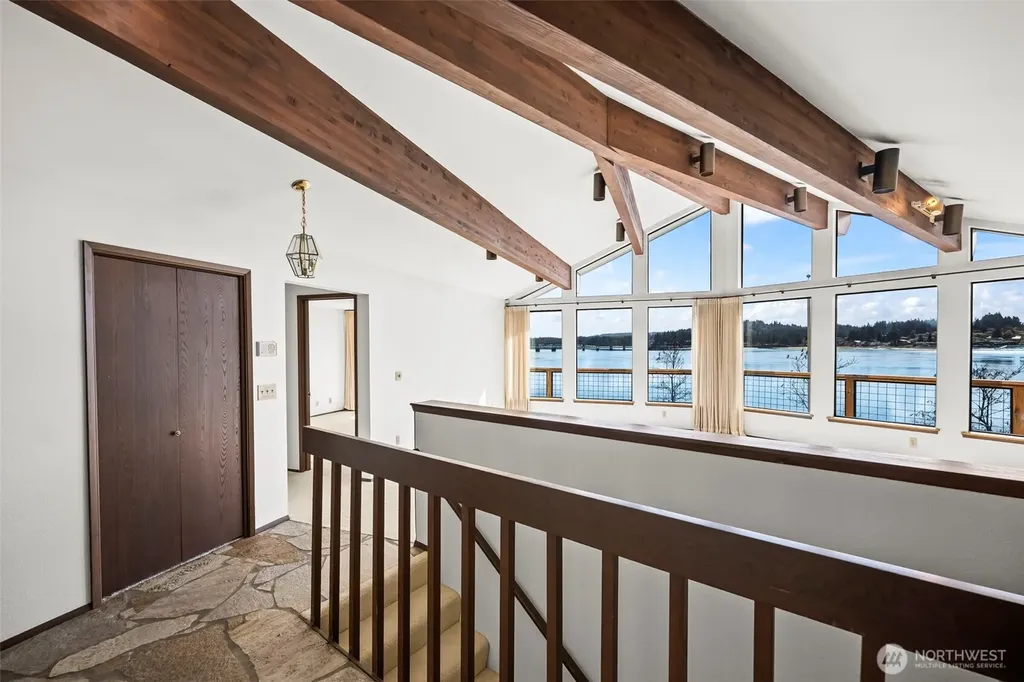 8806 Warren Drive NW Gig Harbor WA 98335