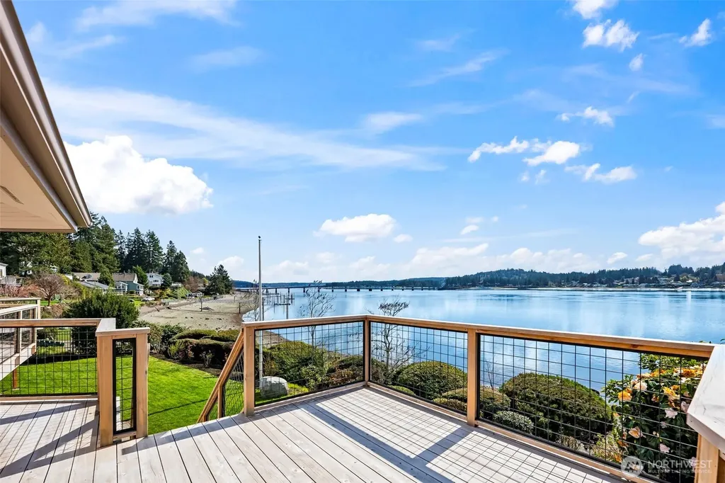 8806 Warren Drive NW Gig Harbor WA 98335