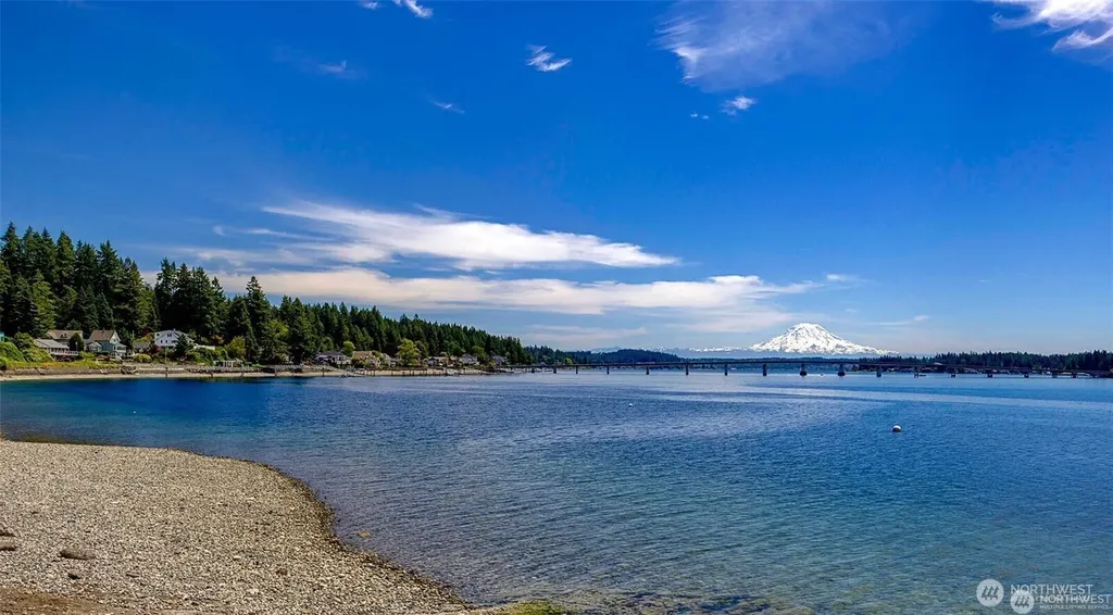 8806 Warren Drive NW Gig Harbor WA 98335