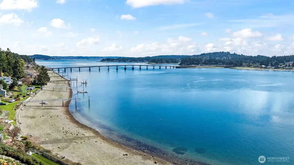 8806 Warren Drive NW Gig Harbor WA 98335