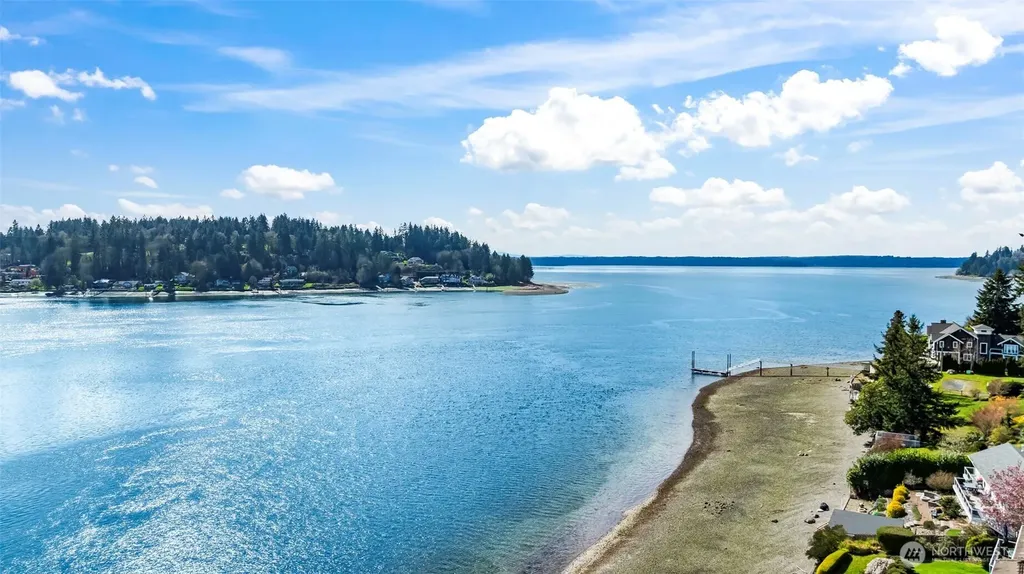 8806 Warren Drive NW Gig Harbor WA 98335