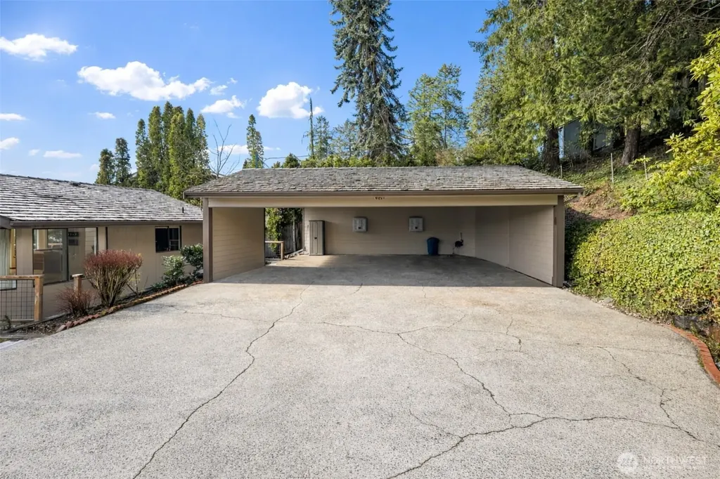 8806 Warren Drive NW Gig Harbor WA 98335