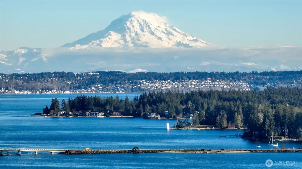 8806 Warren Drive NW Gig Harbor WA 98335