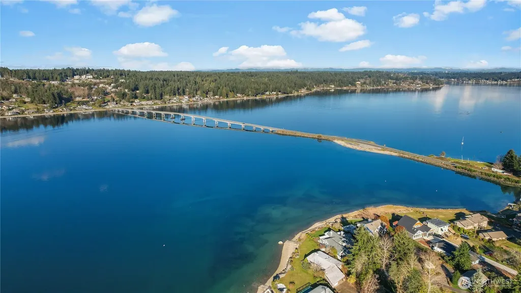 8806 Warren Drive NW Gig Harbor WA 98335