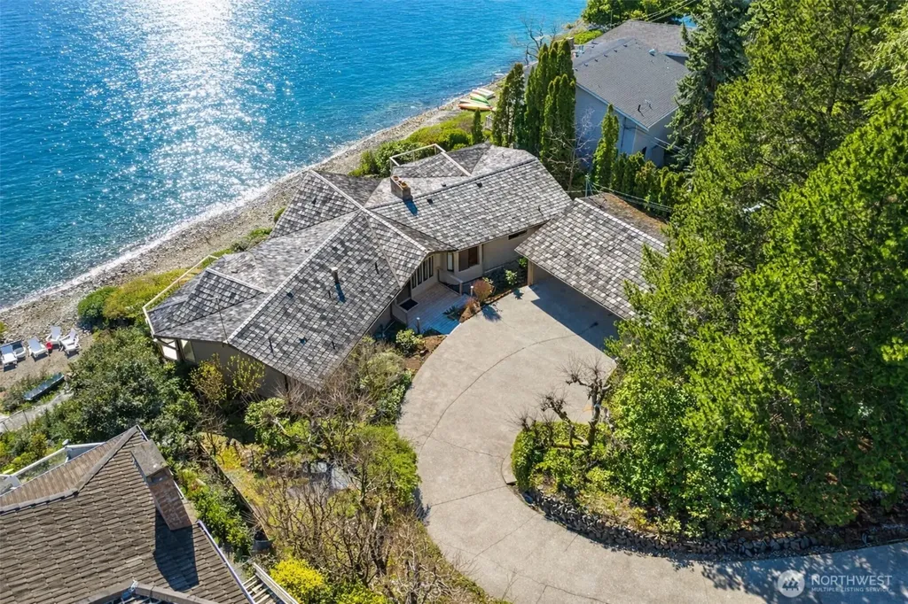 8806 Warren Drive NW Gig Harbor WA 98335