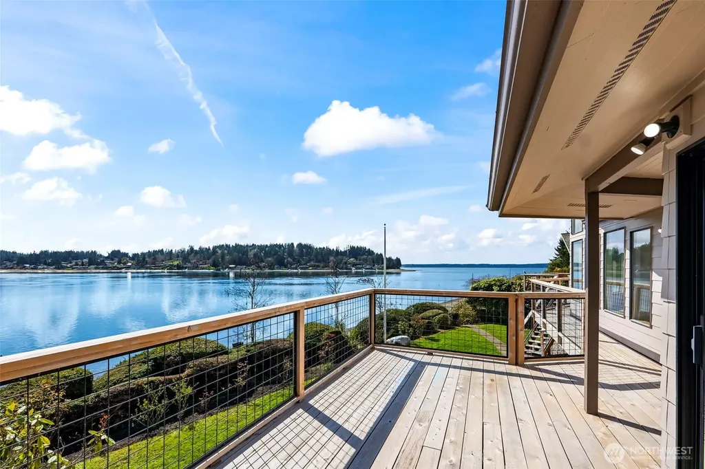 8806 Warren Drive NW Gig Harbor WA 98335