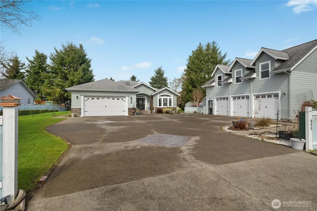 655 Skamokawa Court SE Ocean Shores WA 98569