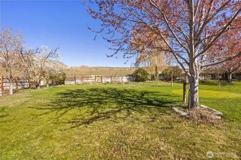 928 Selkirk Place Brewster WA 98812