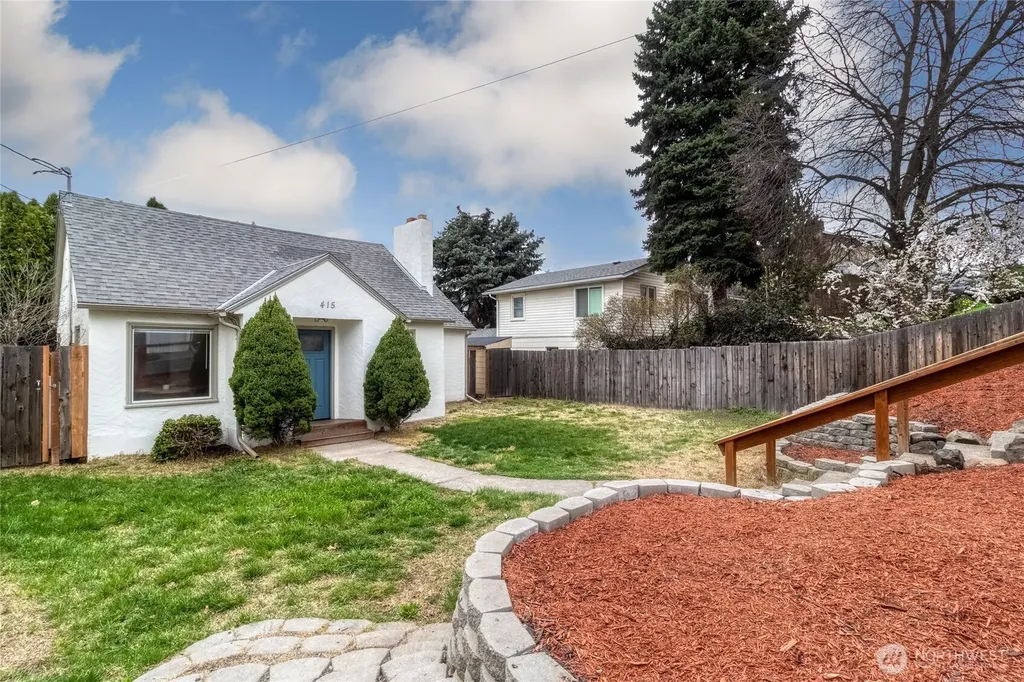 415 SE 5th Street College Place WA 99324