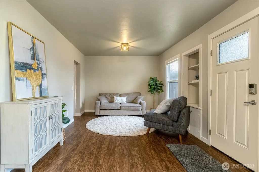 415 SE 5th Street College Place WA 99324