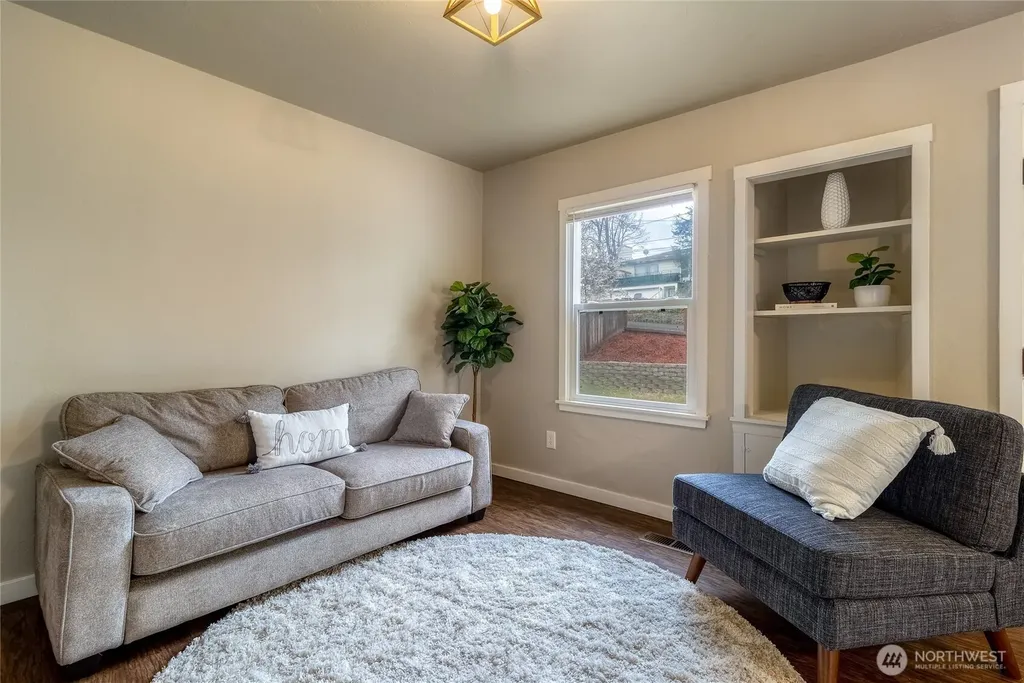 415 SE 5th Street College Place WA 99324