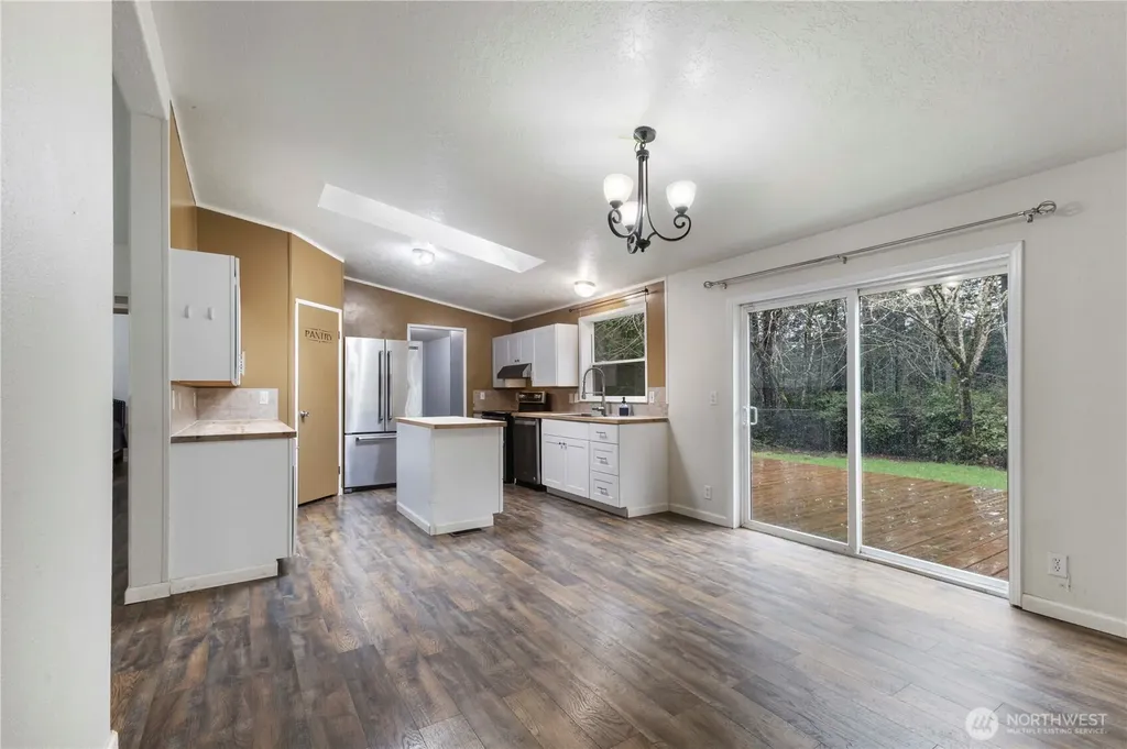 260 E Lansky Drive Shelton WA 98584