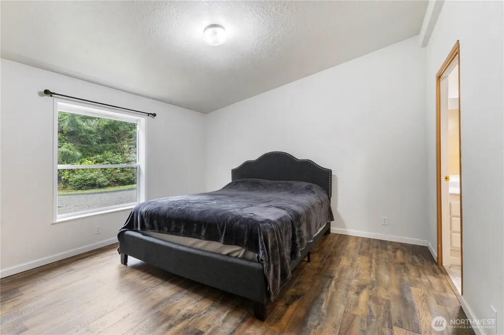 260 E Lansky Drive Shelton WA 98584